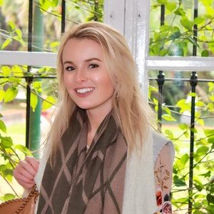 Meet your Posher, Monique